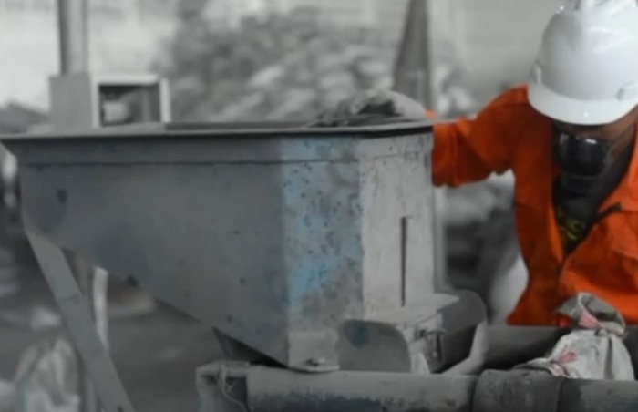 KREATIF: Sentra IKM slag aluminium di Jombang mampu mengubah limbah jadi barang bernilai tambah.