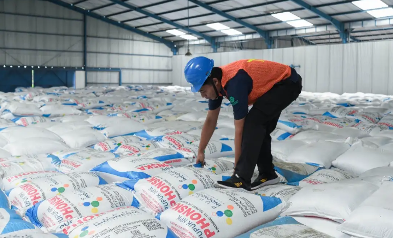 DISTRIBUSI: Hingga 7 Mei, Pupuk Indonesia sudah berhasil menyalurkan total 590.351 ton atau setara 31 persen dari total alokasi Jawa Timur pada 2025.