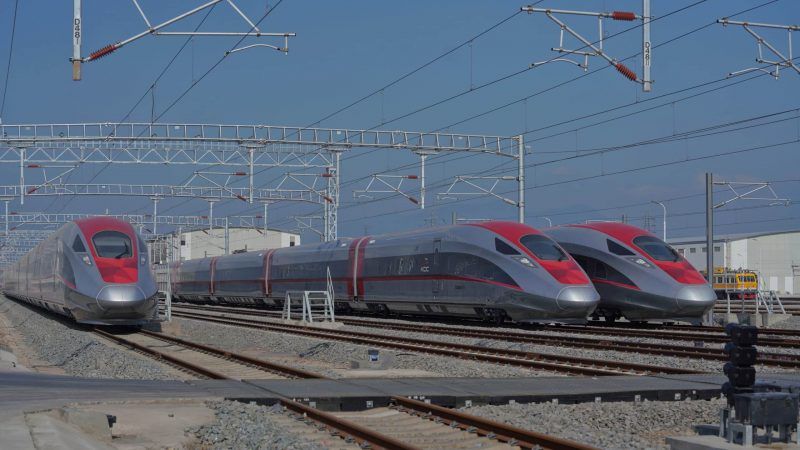 MENUNGGU: Kereta cepat Jakarta &ndash; Bandung atau Whoosh mulai beroperasi pada 1 Oktober 2023.