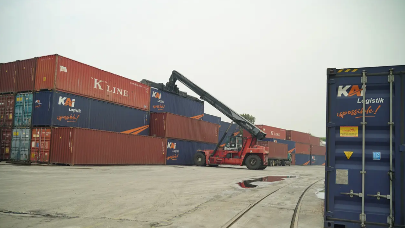 ANGKUT: KAI Logistik kini tersedia di 237 titik layanan di Jawa, Bali, dan Sumatera.