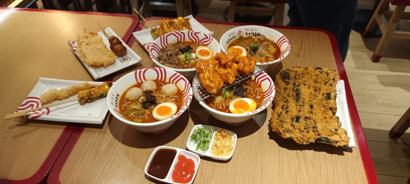 KHAS INDONESIA: Haraku Ramen menghadirkan sensasi bara ramen yang menambahkan level pedas sesuai keinginan.