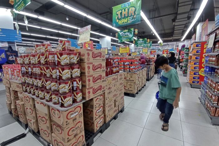 ROTI KALENG: Sektor makanan dan minuman memberikan kontribusi yang besar terhadap industri pengolahan Jatim.
