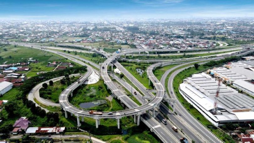 BEBAS HAMBATAN: Jalan tol menjadi salah satu infrastruktur utama nasional karena mampu menekan biaya logistik dan waktu tempuh dari satu kota ke kota lain.