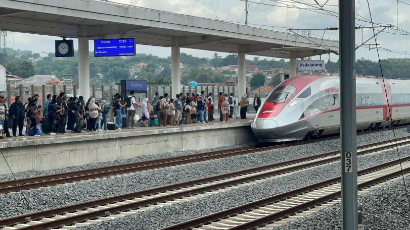 CEPAT: Whoosh menyediakan tiket murah mulai Rp 75.000 untuk mengisi liburan sekolah.