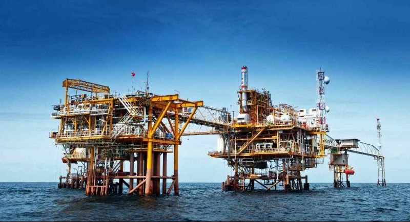 LEPAS PANTAI: SKK Migas melaporkan sejak Mei hingga Juni produksi minyak konsisten mengalami kenaikan menjadi 580.405 barel oil per day (BOPD) dan 583.275 BOPD.  