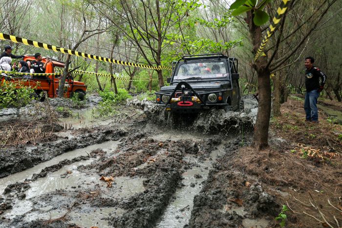 PACU ADRENALIN: Destinasi baru offroad di Hutan Cemara, Taman Hutan Raya Pakal, resmi dibuka, Minggu (22/6/2025).