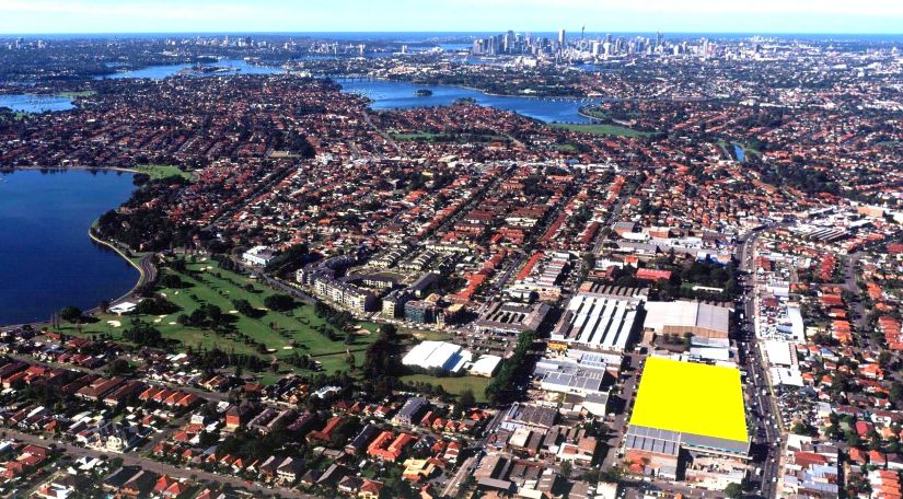 SUKSES: Sebagai pendiri Crown Group (1996), Iwan Sunito telah menciptakan ikon-ikon arsitektur yang menghiasi di langit Sydney.