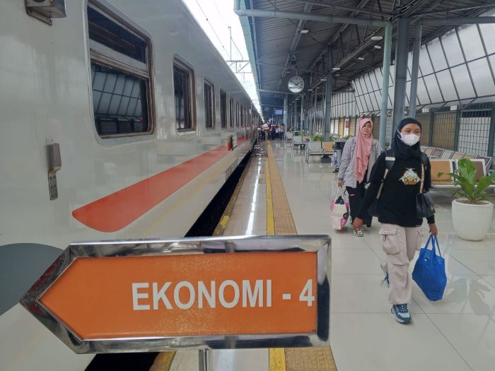 TRANSPORTASI: Pendapatan KAI di tahun 2024 melonjak 29 persen menjadi Rp 35,93 triliun.