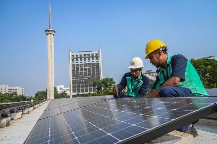 PANEL SURYA: Energi hijau menjadi sektor yang makin diseriusi beragam sektor usaha, termasuk industri perbankan melalui pembiayaan hijau.