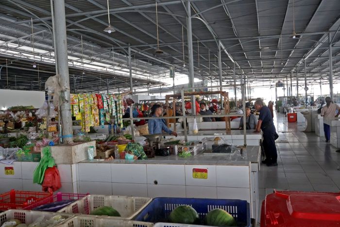 BELANJA: Pasar Nambangan berada di Jalan Nambangan No. 7-12, Kelurahan Tanah Kali Kedinding, Kecamatan Kenjeran, Surabaya.