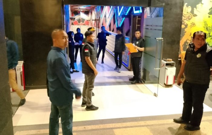 TEGAS: Satpol PP Pemerintah Provinsi Jawa Timur menggelar patroli gabungan untuk mengawasi perizinan usaha di sektor pariwisata di Kabupaten Malang, Kamis (7/8/2025) malam.
