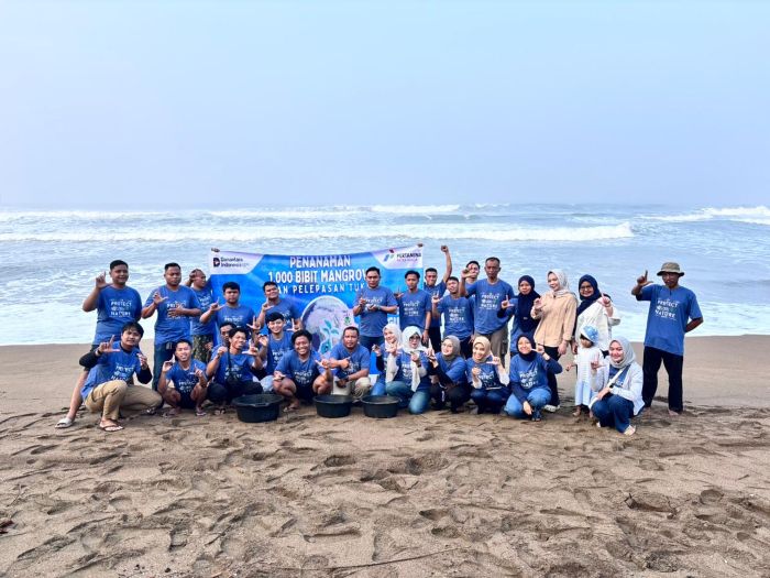 ECO TOURISM VILLAGE: Kegiatan CSR pelepasan 350 ekor tukik dan penanaman 1.000 bibit pohon mangrove di Pantai Kili-kili, Desa Wonocoyo, Kecamatan Panggul, Kabupaten Trenggalek, Minggu (24/8/2025).