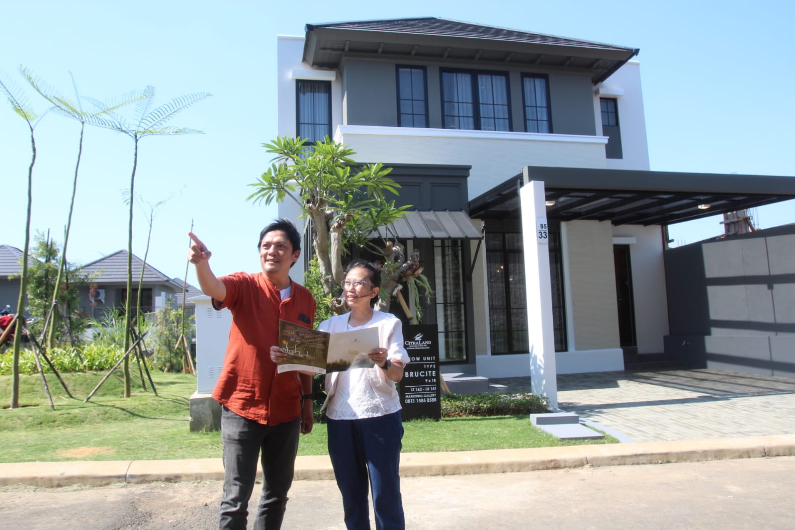 PREMIUM: Deddy Hasli Hidayat dan Willisanti Giwang Kencana menjelaskan demand rumah premium terus bertumbuh. Karena itu kembali merilis hunian premium baru, Pines Boulevard di CitraLand Puncak Tidar.