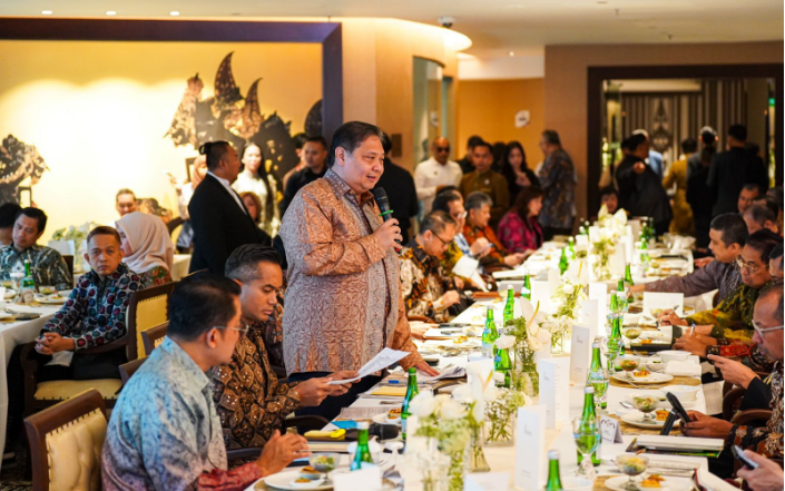 PIDATO: Menko Bidang Perekonomian Airlangga Hartarto saat menyampaikan sambutan pada Luncheon Meeting bersama Kadin di Menara Kadin Kuningan, Jakarta, Kamis (4/9/2025).