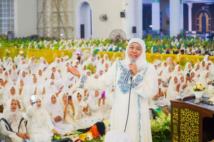 TOLERANSI: Gubernur Jawa Timur Khofifah Indar Parawansa mengingatkan bahwa sesama muslim tak akan saling menyakiti.