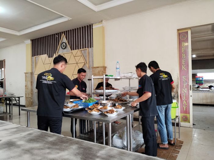 ILUSTRASI: Penerapan pedoman produksi olahan yang baik di setiap tahap produksi menjadi prasyarat untuk memperluas akses pasar, melindungi konsumen dan menjaga keberlanjutan usaha IKM.