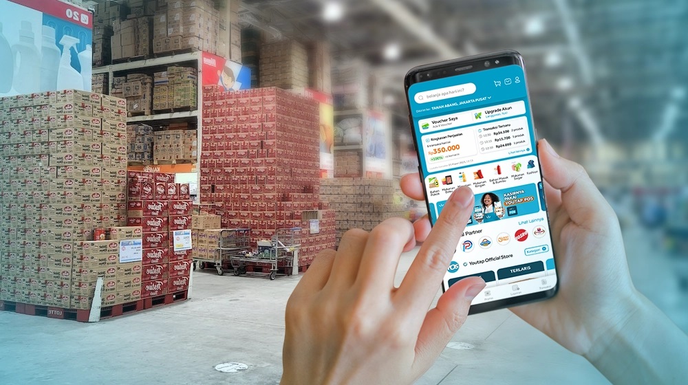 ILUSTRASI: Belanja secara online semakin digemari karena efektif waktu.