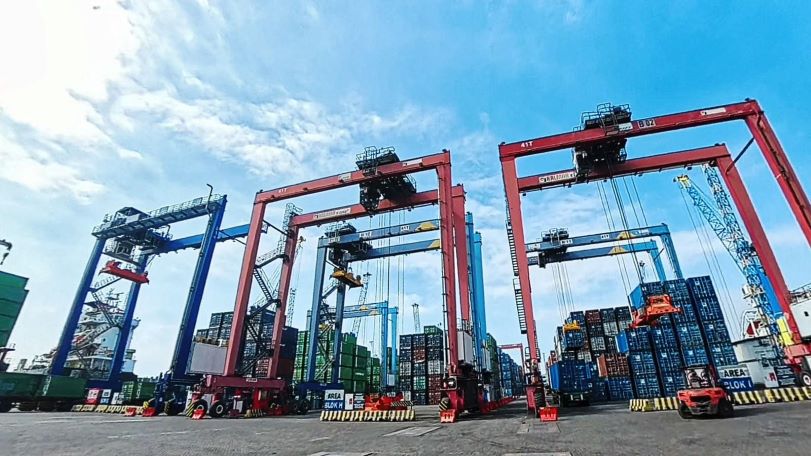 TUMBUH: Terminal Petikemas (TPK) Berlian terus mencatat kinerja positif sejak dikelola PT Terminal Teluk Lamong (TTL).