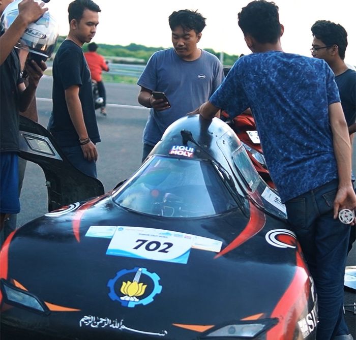 FASILITAS BARU: Stadion GBT menjadi laboratorium riset, Pemkot Surabaya menfasilitasi ITS untuk mengembangkan kendaraan hemat energi.