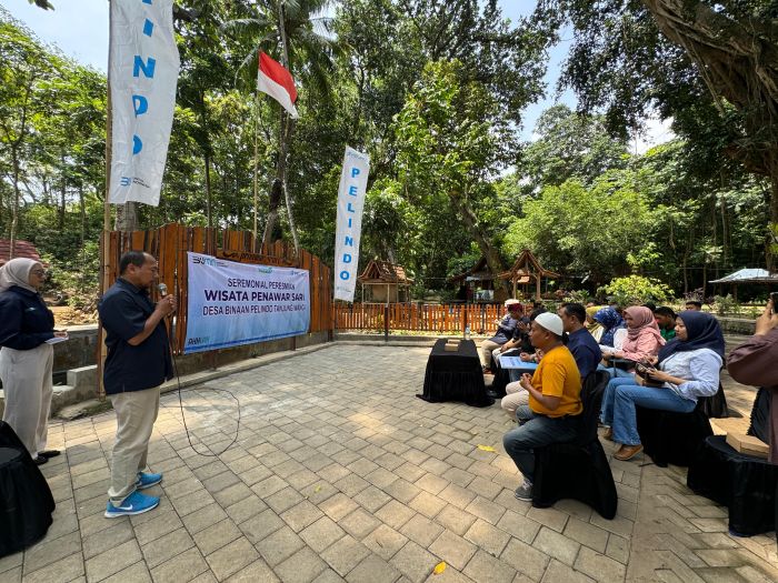 BERDOA: Prosesi peresmian Desa Binaan Pelindo Wisata Penawar Sari, yang berlokasi di Dusun Pancoran, Desa Ketapang, Kecamatan Kalipuro, Kabupaten Banyuwangi.