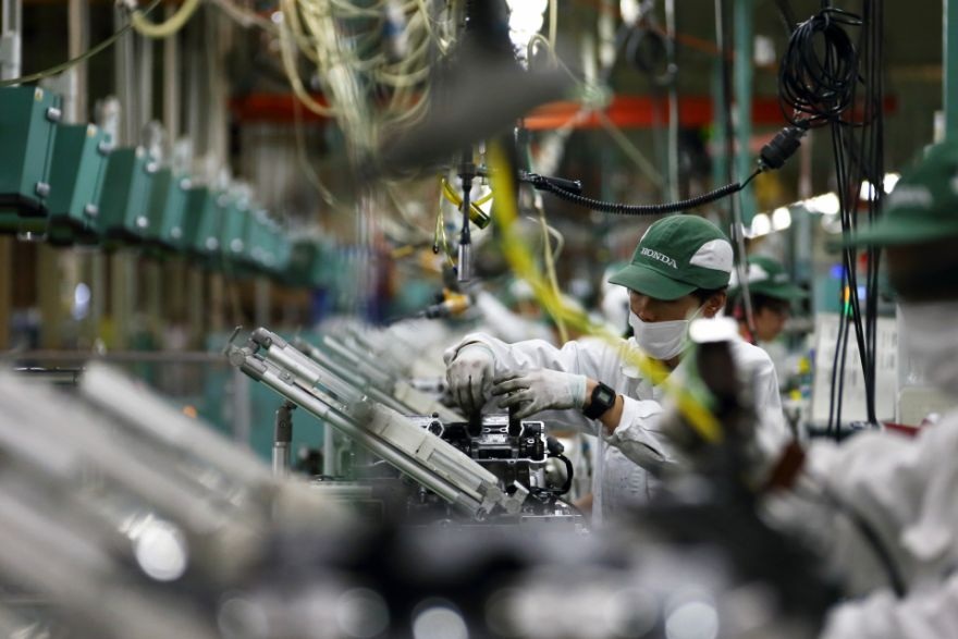 FOKUS: Kinerja industri manufaktur selama triwulan II/2024 hingga triwulan II/2025 telah menyerap 19,55 juta tenaga kerja atau 13,41 persen dari total penyerapan tenaga kerja nasional.