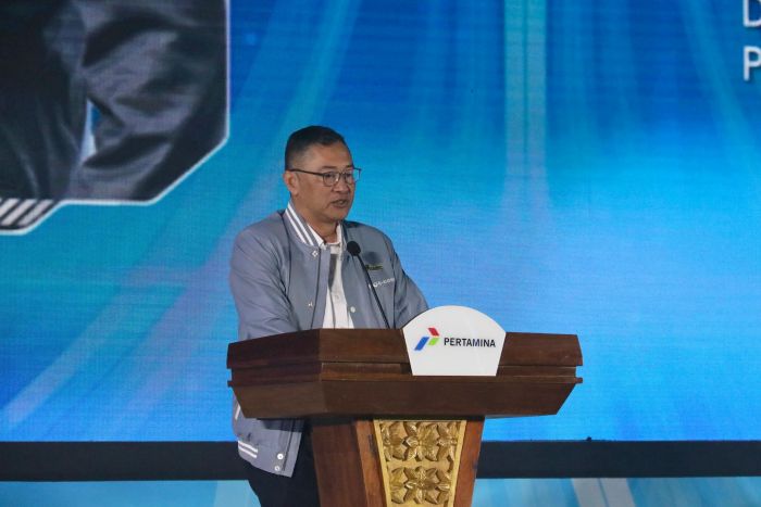 PRESENTASI: Direktur Operasi PGE yang juga inisiator program menyampaikan pemaparannya mengenai G-Bionic di Jakarta, Senin (27/10/2025).