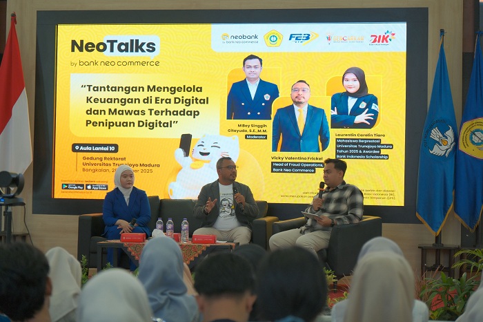 LITERASI KEUANGAN: KI-KA: Mahasiswa Berprestasi UTM 2025 & Awardee BI Scholarship, Laurentin Carolin Tiara, Head of Fraud Operations BNC Vicky Valentino Frickel, dan moderator M. Boy Singgih