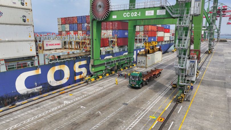 PELABUHAN: PT Terminal Teluk Lamong menjadi salah satu pusat perdagangan ekspor impor Provinsi Jawa Timur.