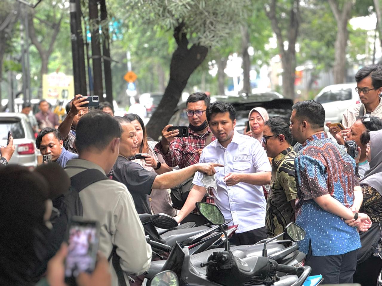 AMAN: Wakil Gubernur Jatim Emil E. Dardak memastikan proses pemeriksaan di bengkel-bengkel rekomendasi Pertamina berjalan mudah, cepat, dan tanpa prosedur berbelit.