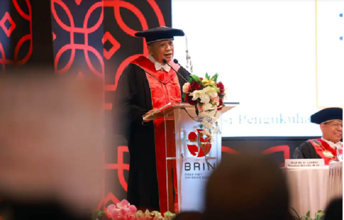ILMU: Abdul Hamid dalam orasi ilmiahnya sebagai Profesor Riset Ilmu Pertanian - Kehutanan Bidang Pertanian dan Konservasi Kepakaran Kebijakan Publik Pertanian Kehutanan di Gedung BJ Habibie, Jakarta.