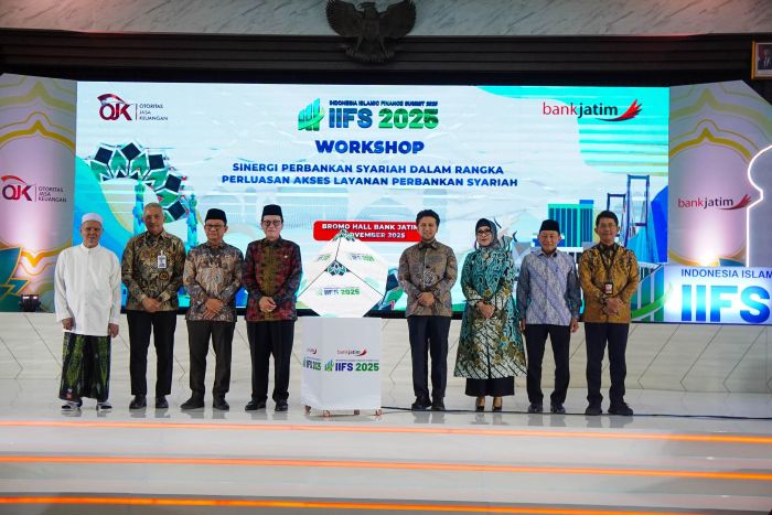 KOMPAK: Ajang Indonesia Islamic Finance Summit (IIFS) 2025 yang digelar Bank Jatim dan OJK di Surabaya beberapa waktu lalu, menjadi salah satu penentu kelanjutan perkembangan keuangan syariah nasional