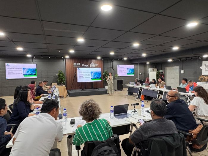 SEMANGAT: Diskusi Interim Meeting ke-4 SustainaBlue Project di USM sebagai lanjutan dari meeting sebelumnya yang diadakan pada 2024 di UMT dan awal tahun 2025 di Athena, Yunani.