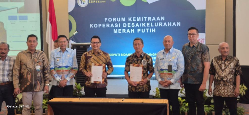 KOLABORASI: PT Japfa Comfeed Indonesia Tbk melalui anak usahanya, PT Ciomas Adisatwa (Ciomas), menandatangani Perjanjian Kerja Sama dengan Koperasi Merah Putih, binaan dari Kemenkop.