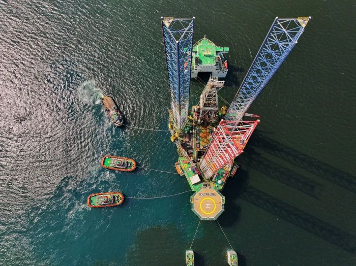 LEPAS PANTAI: Pertamina Hulu Energi (PHE) menghadirkan inovasi dalam pengelolaan lapangan mature untuk memastikan produksi migas tetap optimal di tengah tantangan energi global.