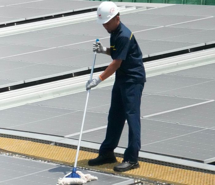 ENERGI HIJAU: PT Indofood Sukses Makmur Tbk Divisi Bogasari, resmi mengoperasikan PLTS yang ke-2 di pabrik Jakarta, Selasa (25/11).