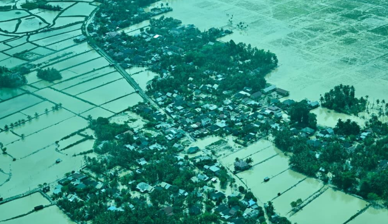 PARAH: Foto udara Provinsi Aceh yang terkena bencana banjir bandang dan longsor.