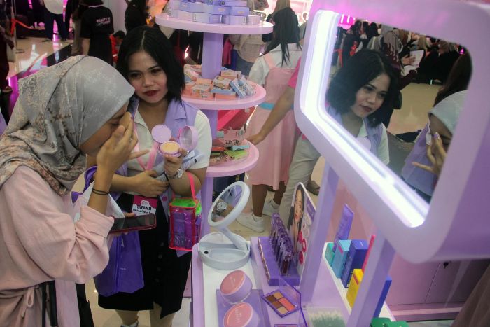 BAZAR: Jumlah unit usaha sektor kecantikan dan kosmetika local menjadi lebih dari 1.500 di tahun 2024.
