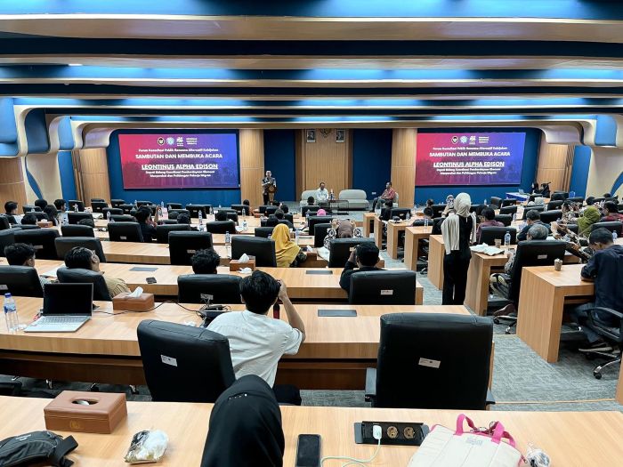 PERUMUSAN: Deputi Bidang Koordinasi Pemberdayaan Ekonomi Masyarakat dan Pelindungan Pekerja Migran Kemenko PM, Leontinus Alpha Edison memberikan arahan.