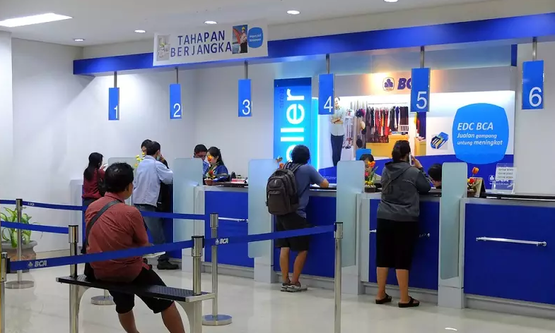 ILUSTRASI: Bank Central Asia Tbk. (BBCA) memproyeksikan kebutuhan uang tunai sebesar Rp 42,1 triliun pada periode Nataru.