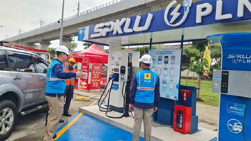 ISI ENERGI: Untuk mengawal liburan Nataru, PLN menyediakan 1.515 SPKLU di sepanjang jalur Sumatera, Jawa hingga Probolinggo.