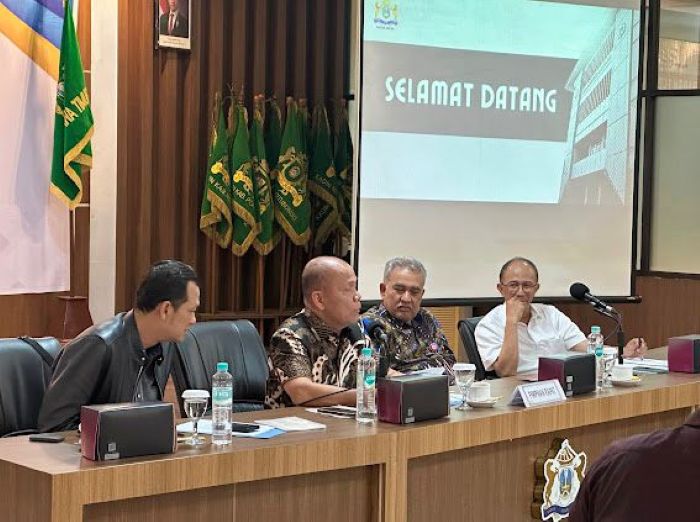PENTING: Kunjungan kerja Baleg DPR RI ke Provinsi Jawa Timur dilaksanakan di Graha Kadin Jawa Timur, Surabaya, Jumat (19/12).
