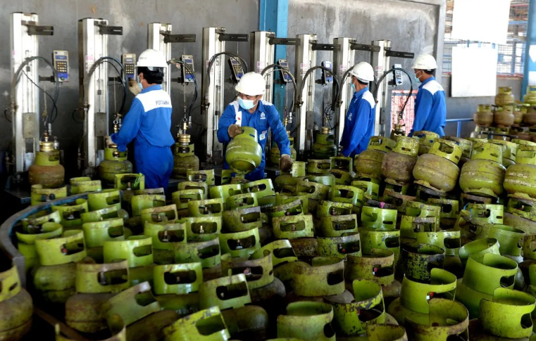 SUBSIDI: Penyaluran LPG 3 kg sudah mencapai 7,09 juta kilogram atau 86,8 persen dari target APBN yakni 8,17 juta kg.