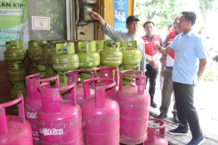 CARI KEPASTIAN: Wakil BP BP BUMN Aminuddin Ma