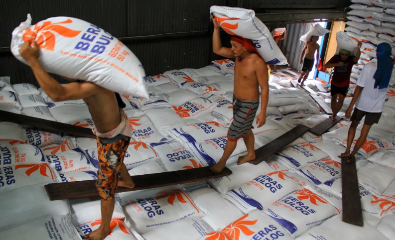 STOK: Bulog mendapat mandat menyerap empat juta ton beras produksi lokal di sepanjang tahun 2026.