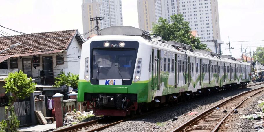 LAYANAN: KRL Surabaya-Pasuruan (Supas) akan segera diperpanjang hingga Stasiun Kota Parobolinggo.
