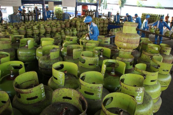 MELIMPAH: Pasokan energi, baik BBM maupun LPG, di Jatim saat long weekend ini dalam kondisi aman dan cukup untuk memenuhi kebutuhan masyarakat.