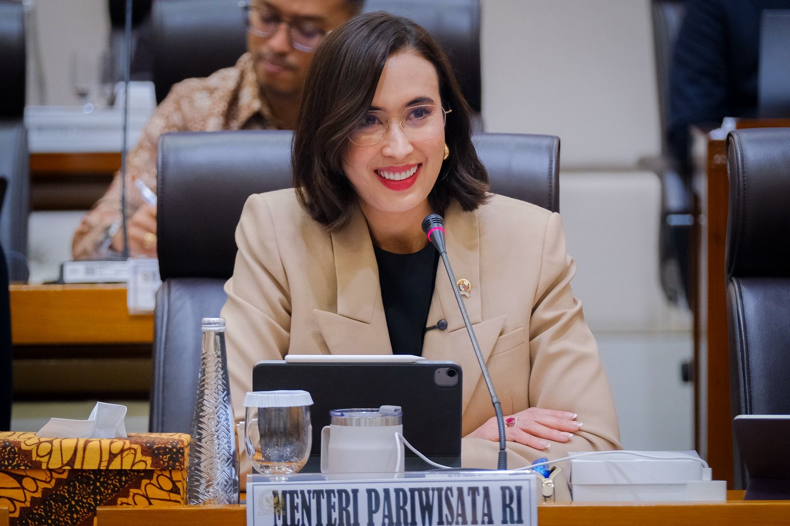 Menteri Pariwisata (Menpar) Widiyanti Putri Wardhana memaparkan capaian rekor sektor pariwisata tahun 2025 dan rencana strategis 2026 di hadapan Komisi VII DPR RI, Jakarta, Rabu (21/1/2026).