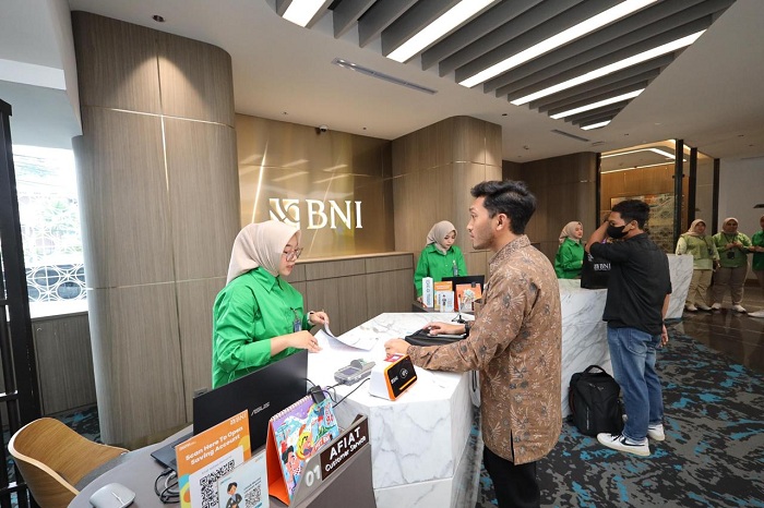 ILUSTRASI: Aktivitas perbankan di lingkungan BNI.