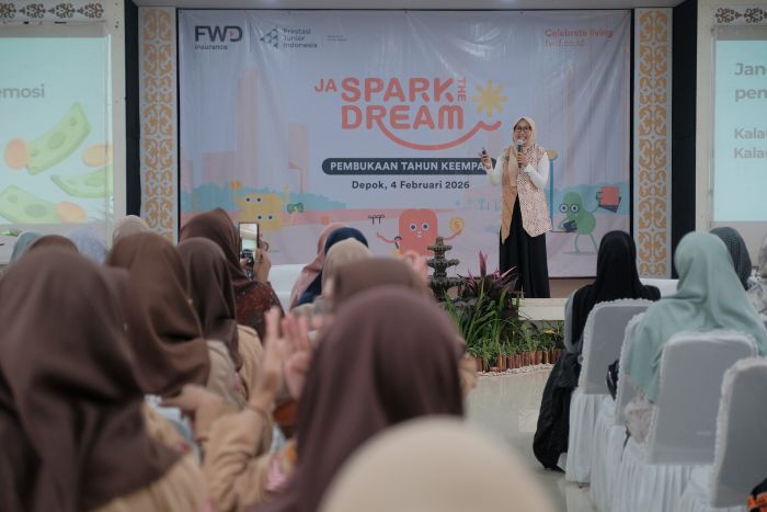 BERBAGI: Pelaksanaan JA SparktheDream tahun keempat diawali dengan seminar literasi keuangan bagi orang tua dan siswa bertajuk &ldquo;Kelola Uang Hari Ini, Aman Esok Hari&rdquo;.