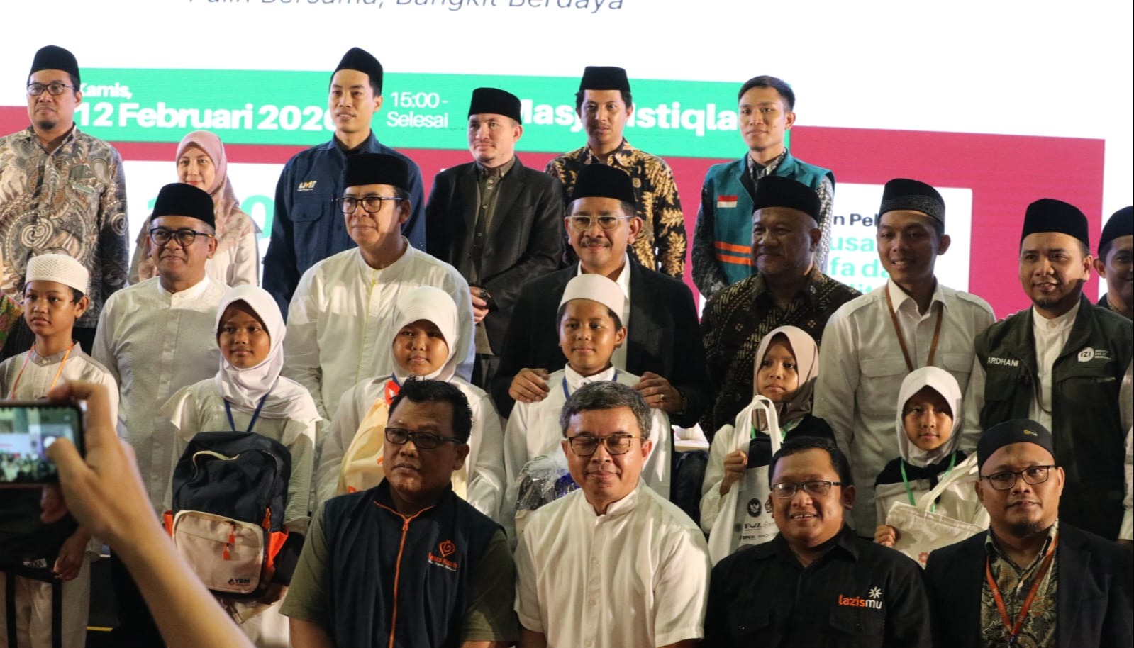 DILUNCURKAN: Tampak antusiasme kolaborasi dalam upaya transformasi zakat produktif untuk ekonomi umat.